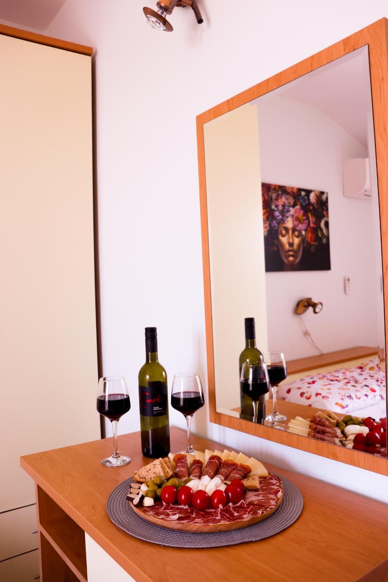 Marvil Cozy With Private Terrace And Free Parking * Krk Town