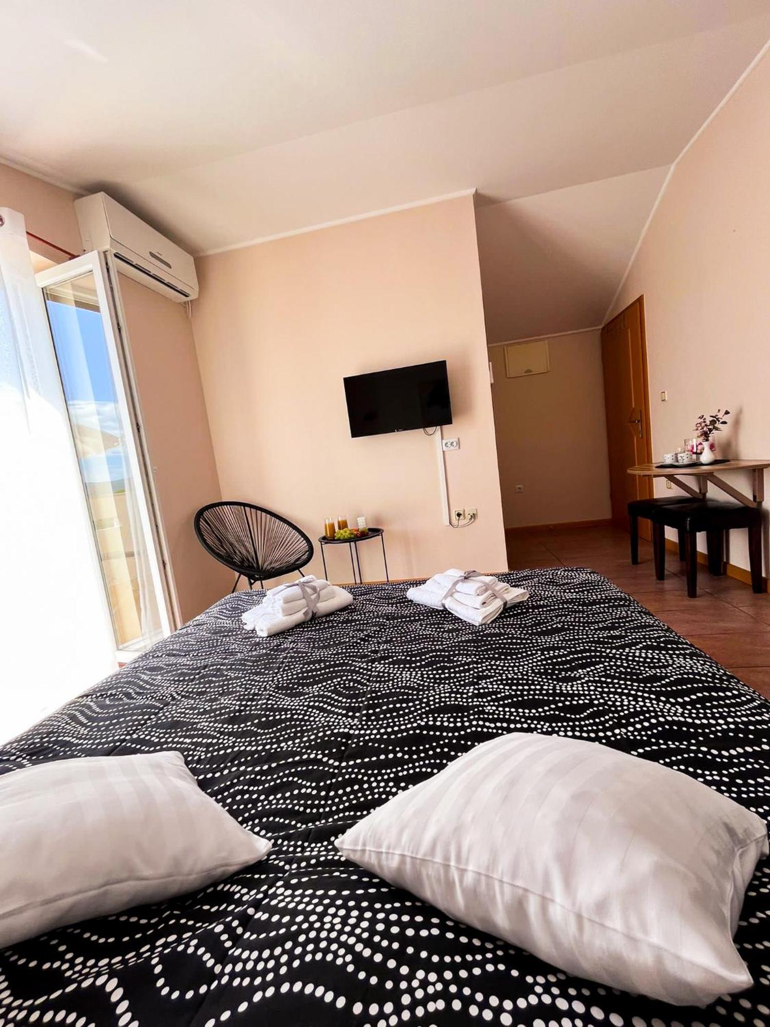 Marvil Cozy With Private Terrace And Free Parking Apartamento
