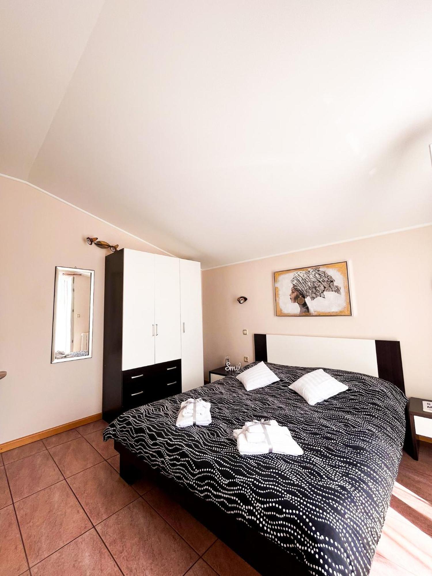 Marvil Cozy With Private Terrace And Free Parking Apartamento Krk Town
